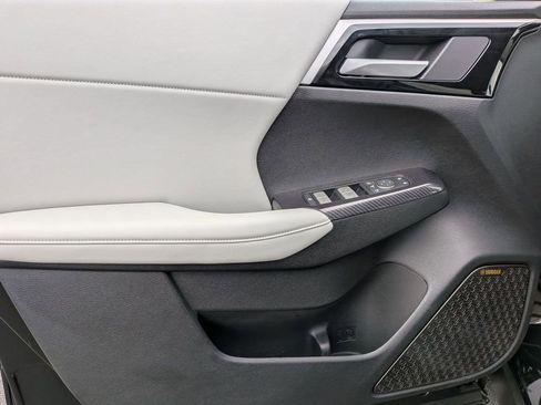 New 2025 Mitsubishi Outlander SE image 14