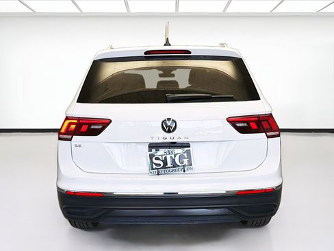 Used 2024 Volkswagen Tiguan SE image 5