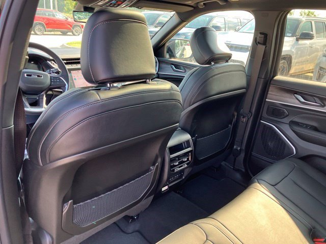 New 2026 Jeep Grand Cherokee Limited AWD/4WD image 25