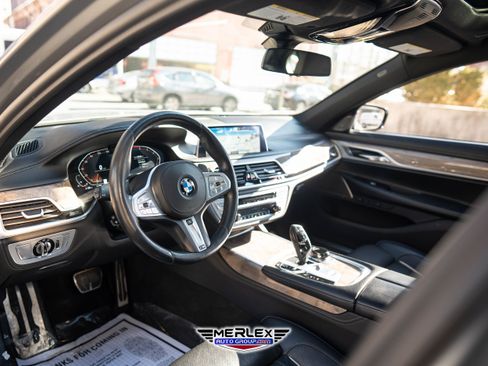 Used 2020 BMW 750i xDrive xDrive M SPORT LINE w/ Executive Package image 13