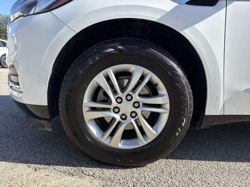 Used 2019 Buick Enclave Essence image 8