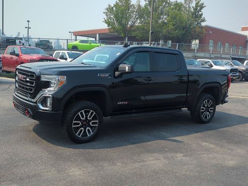 Used 2022 GMC Sierra 1500 AT4 w/ AT4 Premium Package AWD/4WD image 3