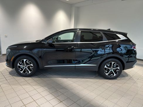Used 2024 Kia Sportage EX FWD image 2