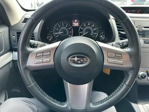 Used 2010 Subaru Outback 2.5i Premium AWD/4WD image 19