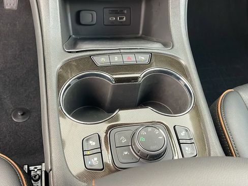 Used 2023 GMC Acadia AT4 w/ Technology Package image 19