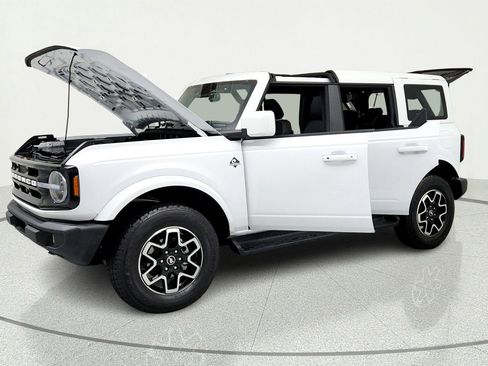 Used 2025 Ford Bronco Outer Banks AWD/4WD image 9