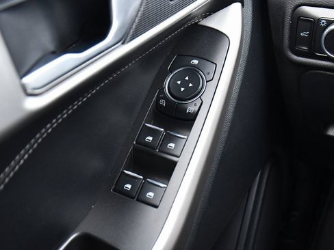 Used 2023 Ford Explorer XLT w/ Equipment Group 202A image 25