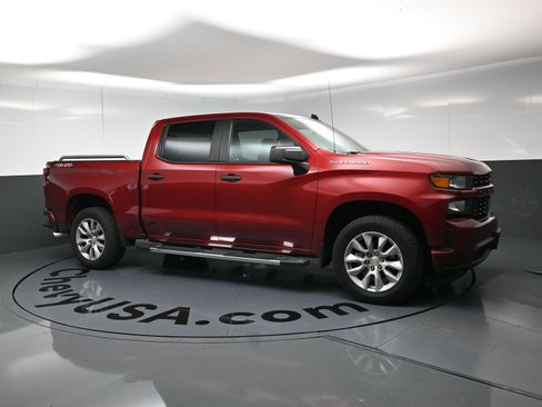 Used 2019 Chevrolet Silverado 1500 Custom w/ Custom Value Package AWD/4WD image 15