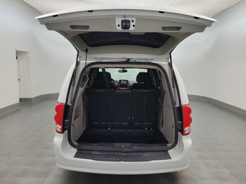 Used 2017 Dodge Grand Caravan SXT FWD image 29