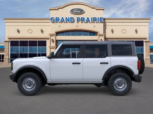 New 2025 Ford Bronco Base image 3