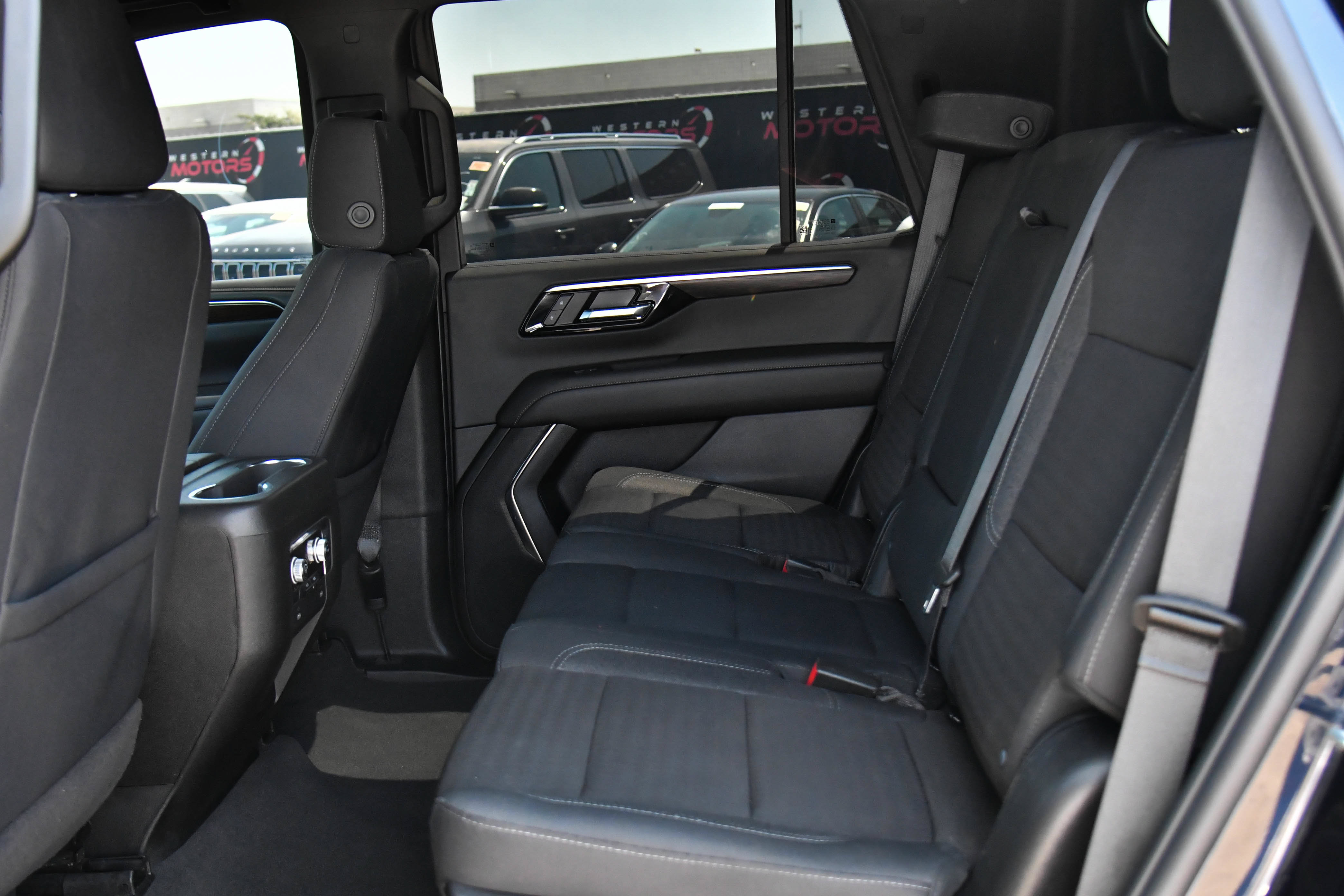 Used 2024 GMC Yukon SLE AWD/4WD image 38