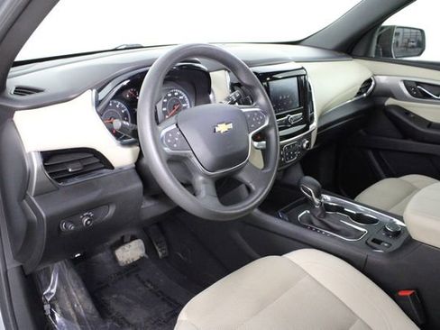 Used 2023 Chevrolet Traverse LS image 22