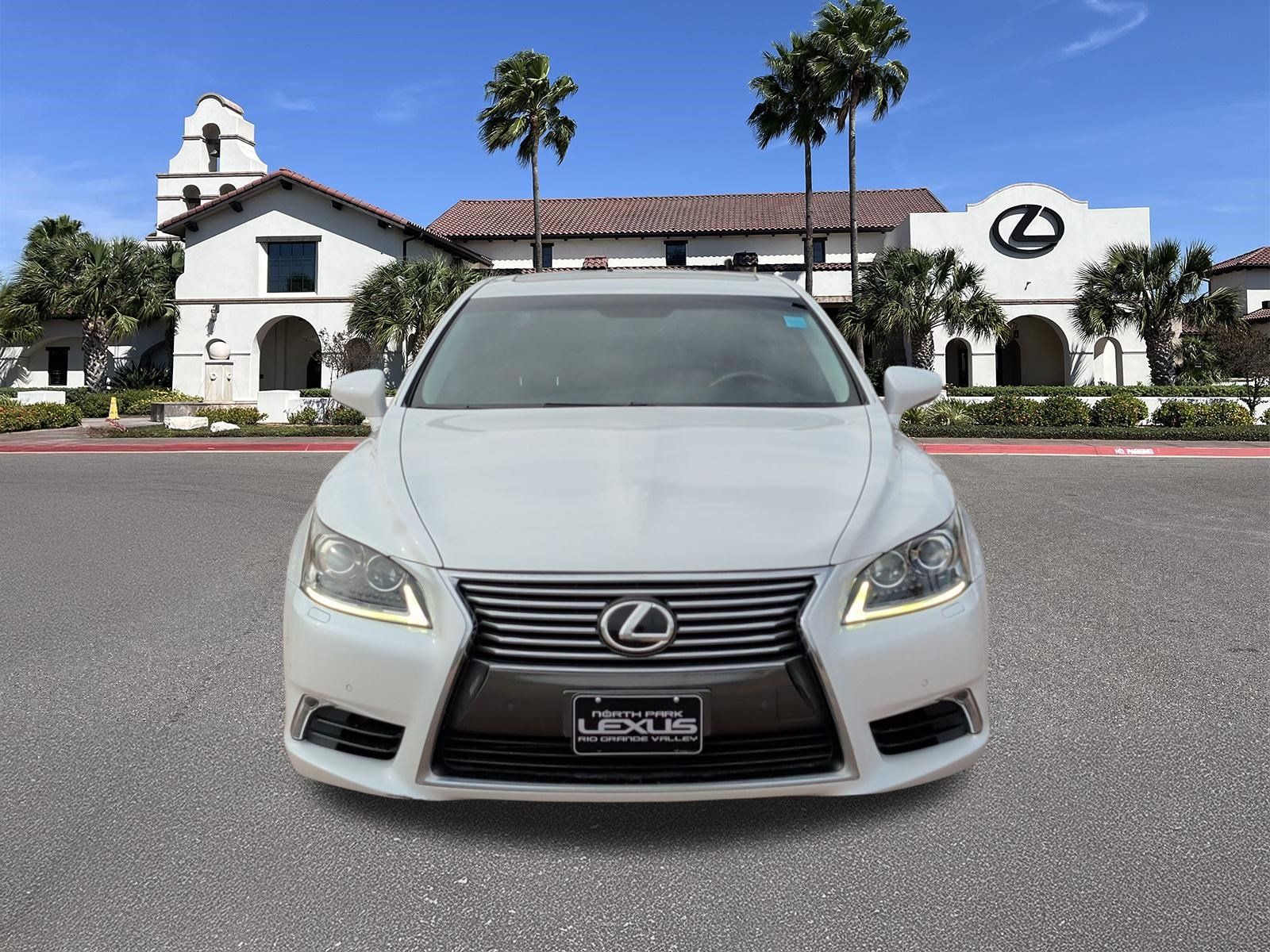 Used 2013 Lexus LS 460 w/ Comfort Pkg RWD image 6