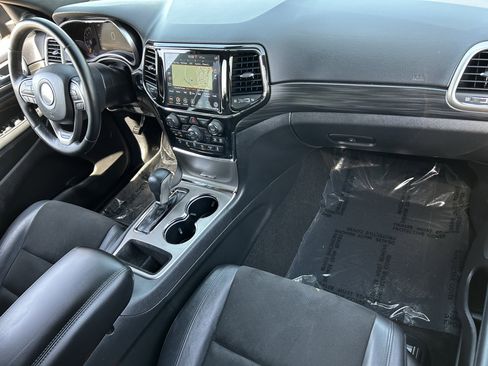 Certified 2021 Jeep Grand Cherokee Laredo X image 12