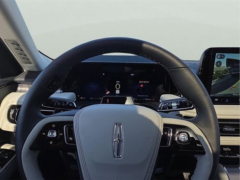 New 2026 Lincoln Aviator 2WD image 19