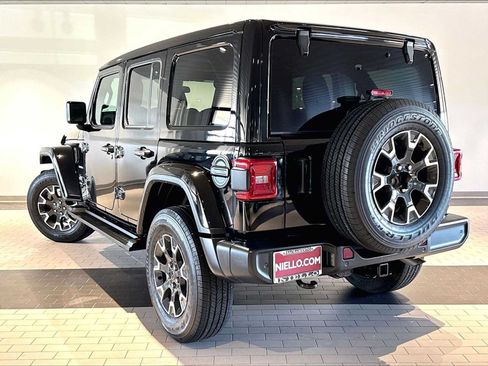 Used 2024 Jeep Wrangler Unlimited Sahara w/ Safety Group AWD/4WD image 3