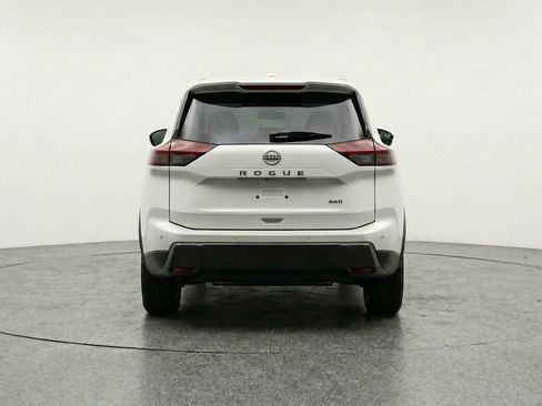 Used 2025 Nissan Rogue SV FWD image 7