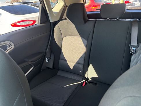 Used 2025 Kia Soul LX w/ LX Technology Package FWD image 37