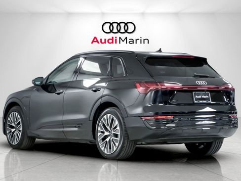 Used 2024 Audi Q8 e-tron Prestige w/ Prestige Package image 3