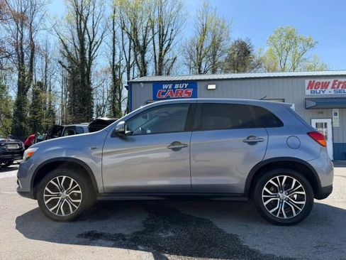 Used 2016 Mitsubishi Outlander Sport SE image 2