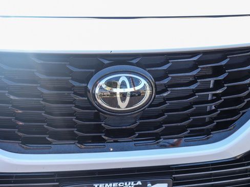 Certified 2024 Toyota Highlander XSE FWD image 13