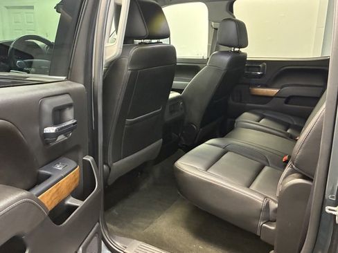 Used 2017 Chevrolet Silverado 2500 LTZ image 31