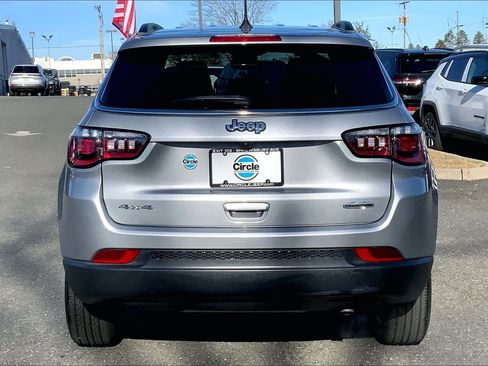 Certified 2022 Jeep Compass Latitude image 4