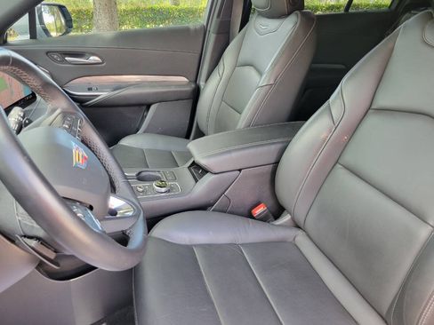 Used 2025 Cadillac XT4 Premium Luxury FWD image 19
