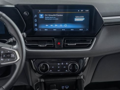 Used 2025 Chevrolet TrailBlazer LT w/ LT Cold Weather Package image 19