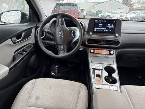 Used 2023 Hyundai Kona SE w/ Cargo Package image 14