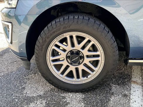 Used 2019 Ford Expedition Limited w/ Equipment Group 302A AWD/4WD image 9