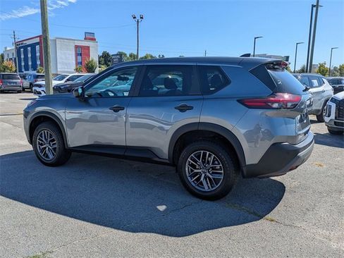 Used 2023 Nissan Rogue S image 5