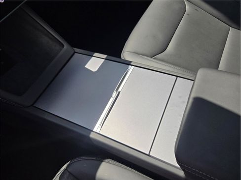 Used 2024 Tesla Model 3 Long Range RWD image 18