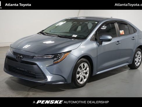 Certified 2025 Toyota Corolla LE FWD image 1
