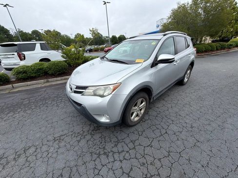 Used 2013 Toyota RAV4 XLE FWD image 7