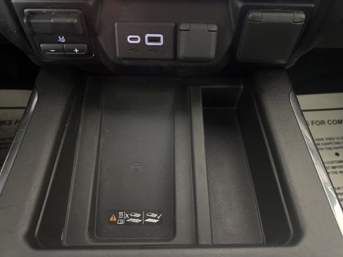 Used 2020 GMC Sierra 2500 AT4 w/ AT4 Premium Package image 17