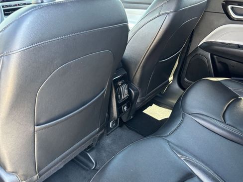 Used 2025 Jeep Compass Limited AWD/4WD image 23