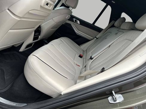 Used 2022 BMW X5 sDrive40i w/ Executive Package RWD image 21