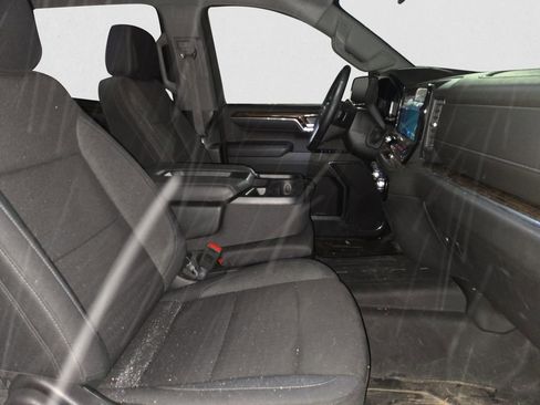 Used 2024 GMC Sierra 1500 SLE image 16
