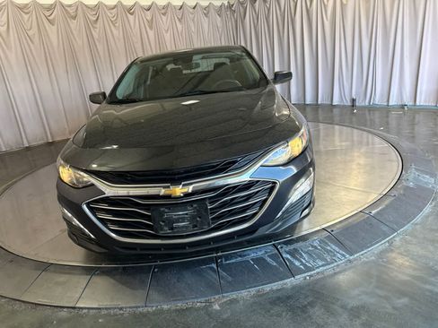 Used 2023 Chevrolet Malibu LT FWD image 2