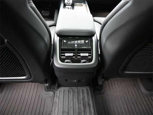 Used 2026 Volvo XC60 B5 Ultra w/ Protection Package Premier image 24