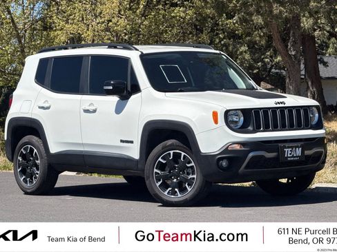 Used 2023 Jeep Renegade Latitude AWD/4WD image 1
