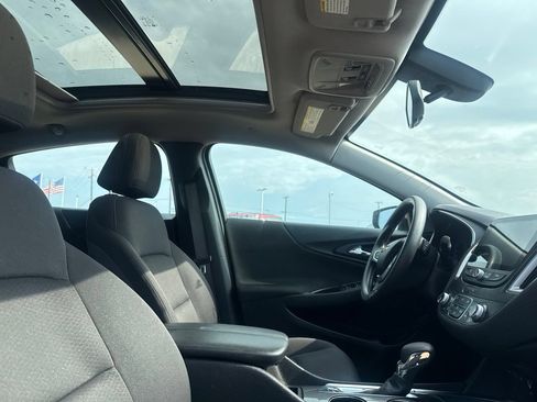 Used 2022 Chevrolet Malibu LT FWD image 25