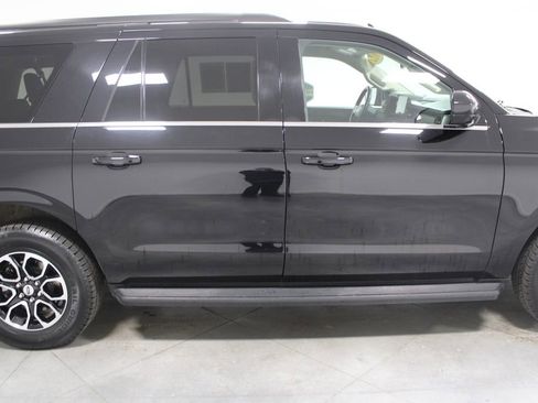 Used 2024 Ford Expedition Max XLT image 11