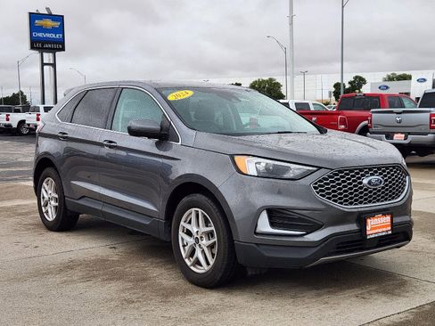 Used 2024 Ford Edge SEL image 4