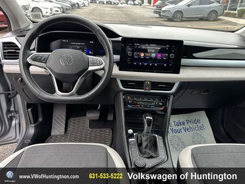 Certified 2025 Volkswagen Taos SE w/ Panoramic Sunroof Package image 22