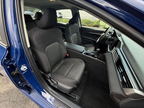 Used 2025 Toyota Camry LE image 40