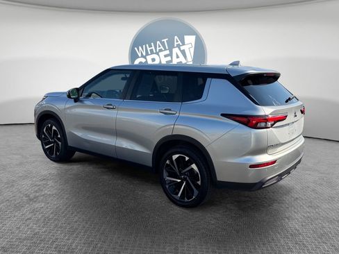 Used 2022 Mitsubishi Outlander ES AWD/4WD image 6