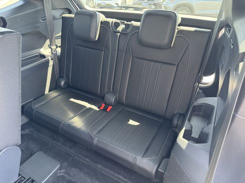 Used 2024 Volkswagen Tiguan SE R-Line FWD image 35