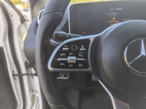 Used 2021 Mercedes-Benz GLA 250 4MATIC image 17